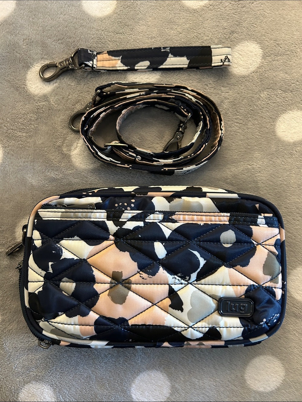 Lug Roundabout Bag  (Floral Multi)